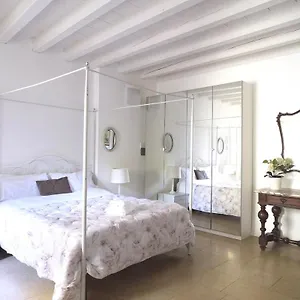 2* Hotel apartamentowy Academia