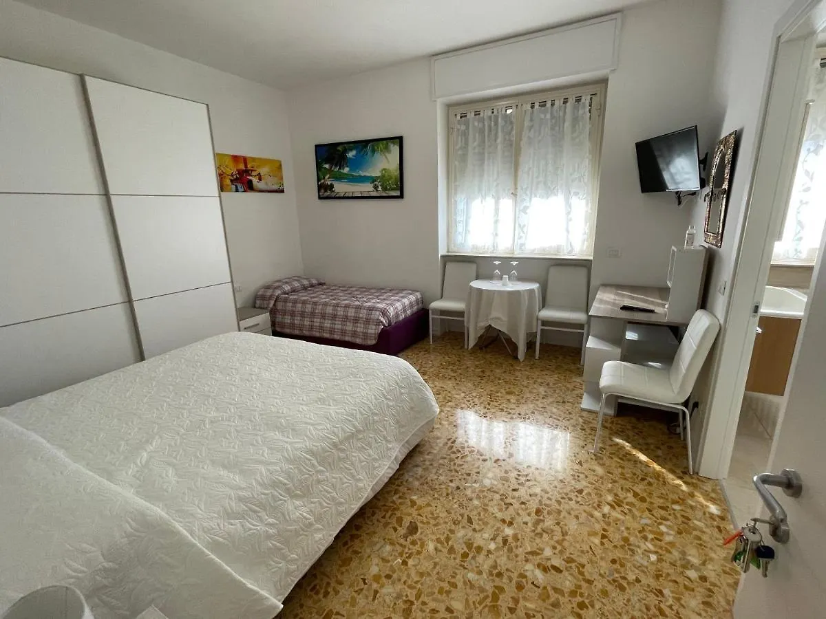 Bed and Breakfast Joys House Bergamo 0*,  Włochy